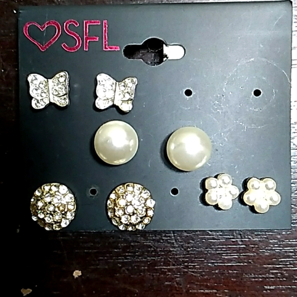 4 Sets of Earrings